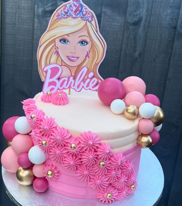 Glamorous Barbie themed cake