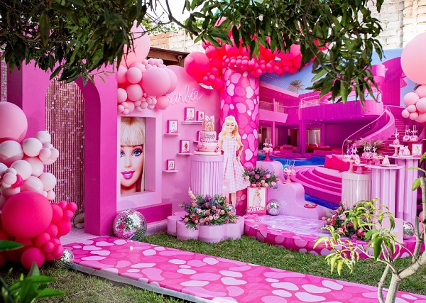 barbie house backdrop