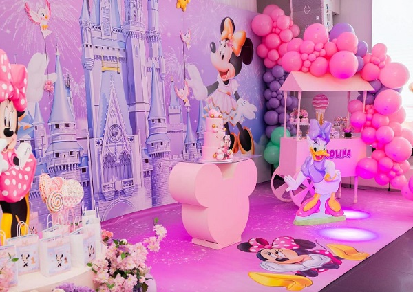 fairytale minnie mouse party setup