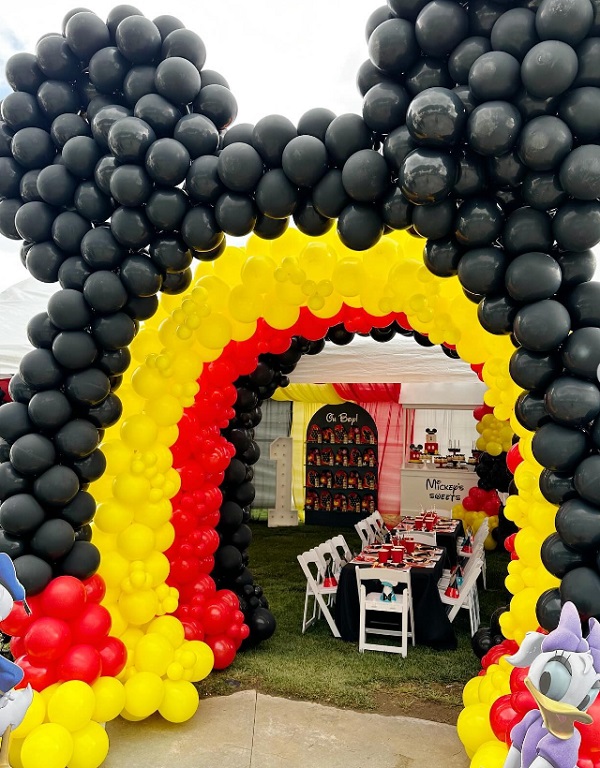 mickey mouse ears welcome balloon arch