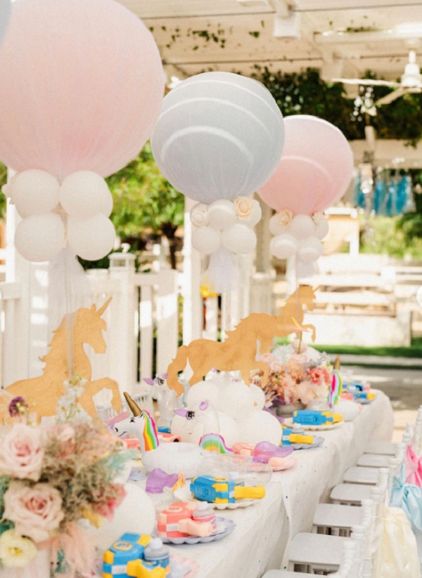 unicorn balloon centerpieces