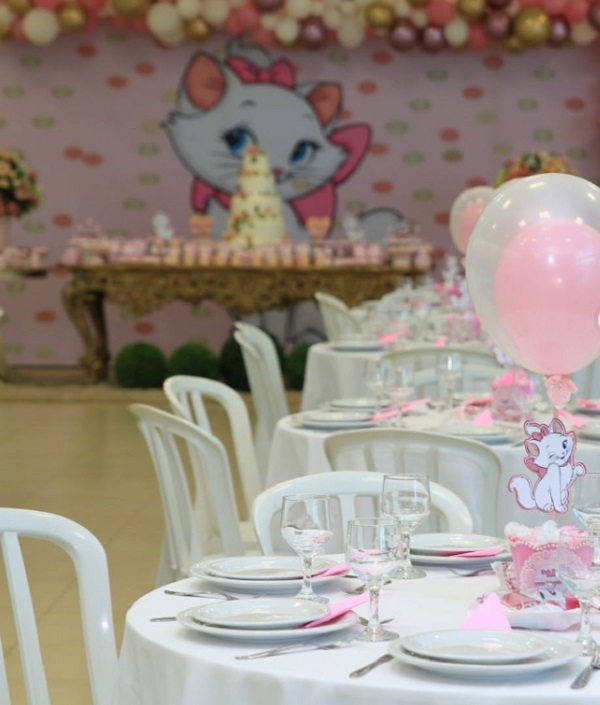 Aristocat Marie themed table centerpieces