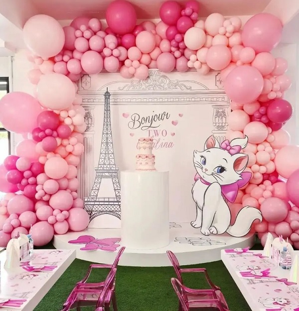 Marie Aristocats birthday balloon and props