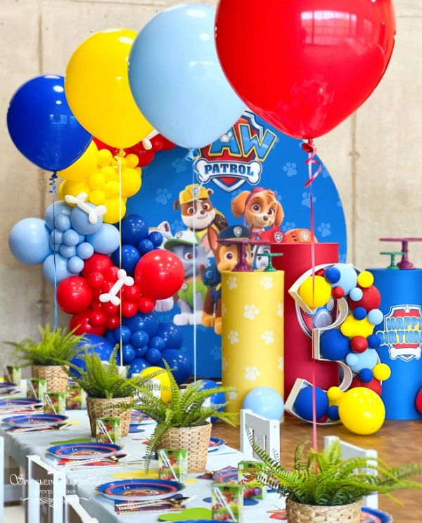 paw patrol table centerpice balloons