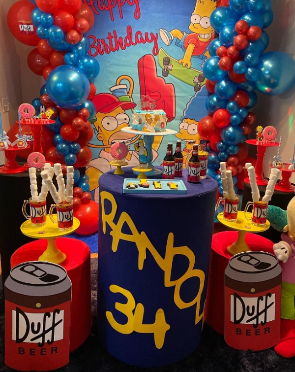 The Simpsons Birthday Party setup