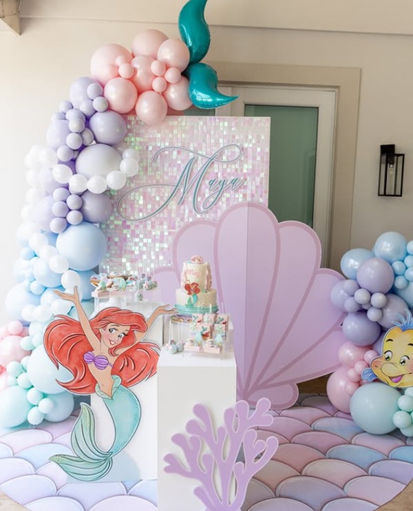 sparkle and a giant shell props