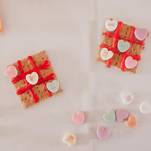 valentines Graham cracker TicTacToe