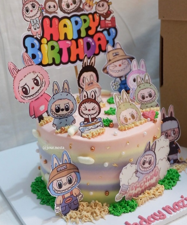 labubu birthday cake with toppers