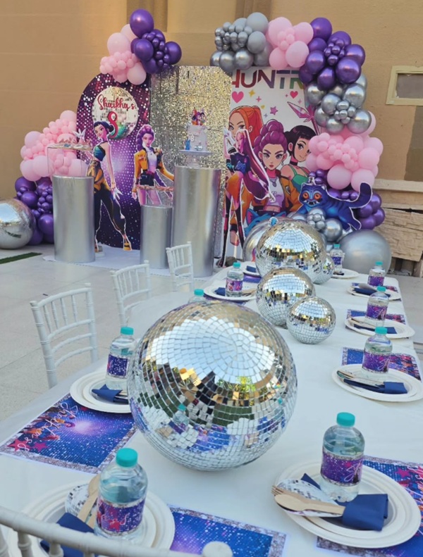 K-Pop demon hunters party table setup