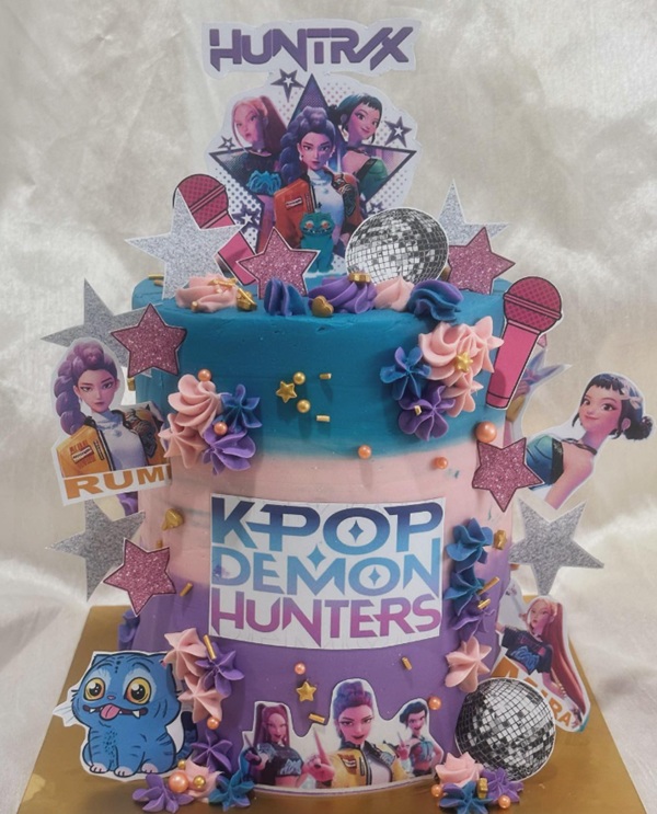 kpop demon hunter huntrix cake