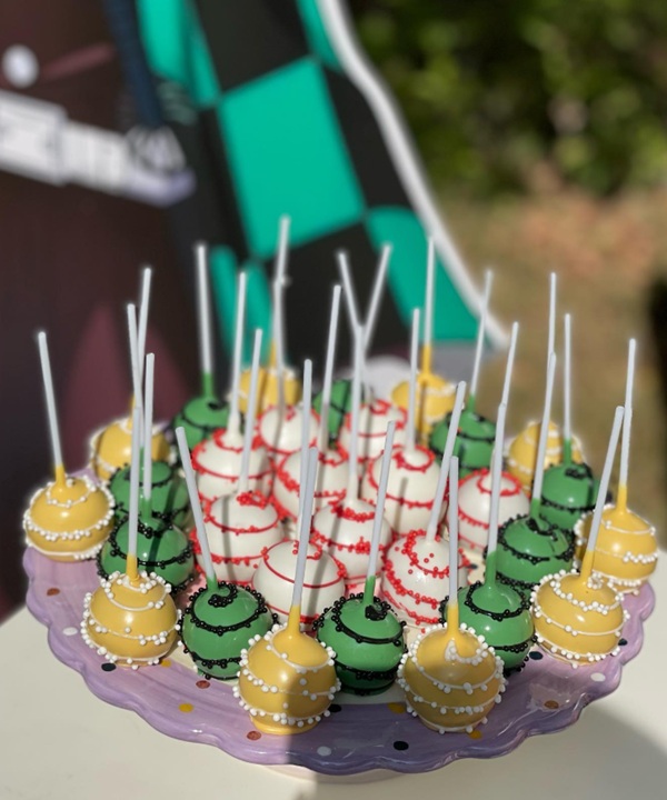 demon slayer themed cakepops