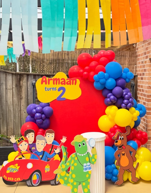 wiggles themed party props