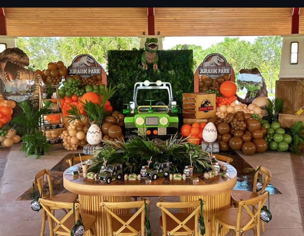 Jurassic Park party decorations
