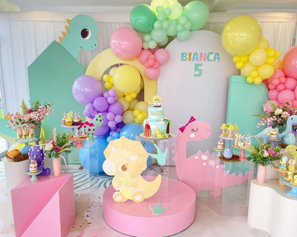 dinosaur birthday party for a girl