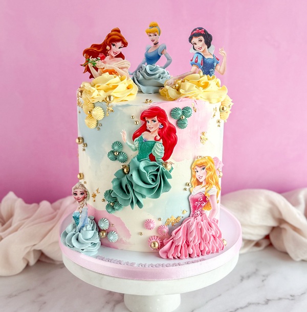 disney princess cake with dress