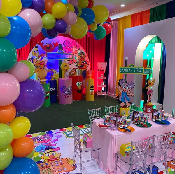 sesame street birthday table setup