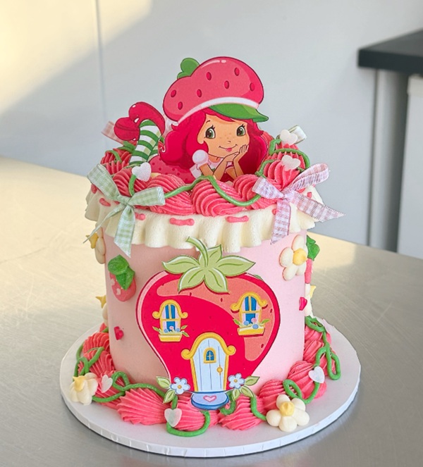 strawberry shortcake birthday cake