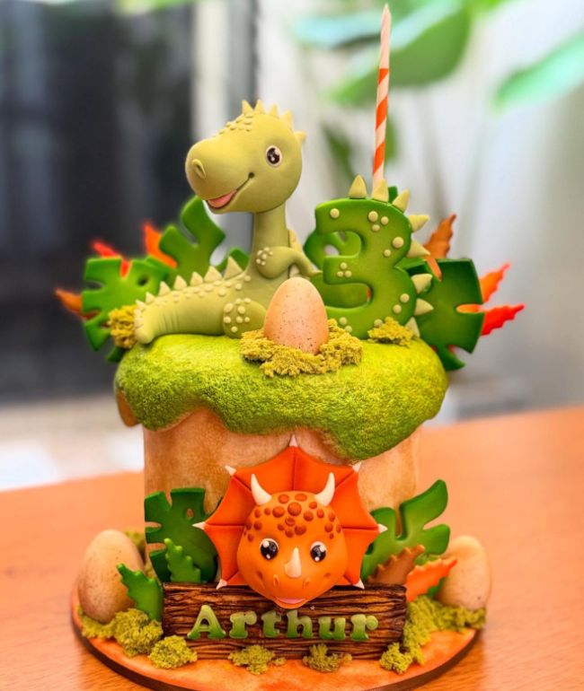 Baby Dinosaur cake