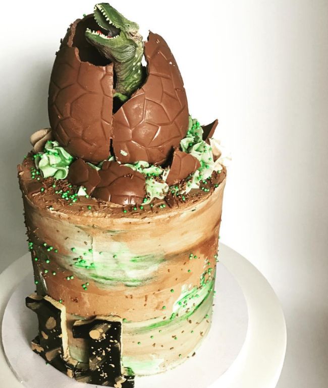 Dinosaur egg cake