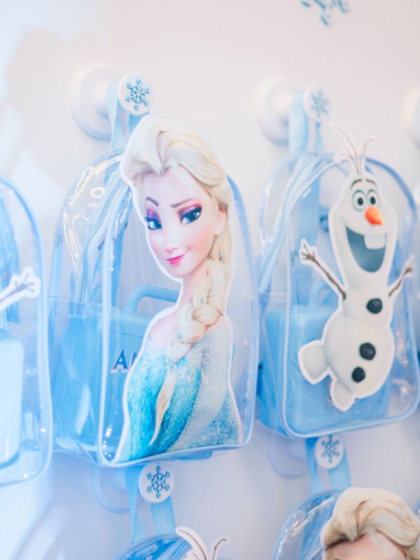 Frozen party favors