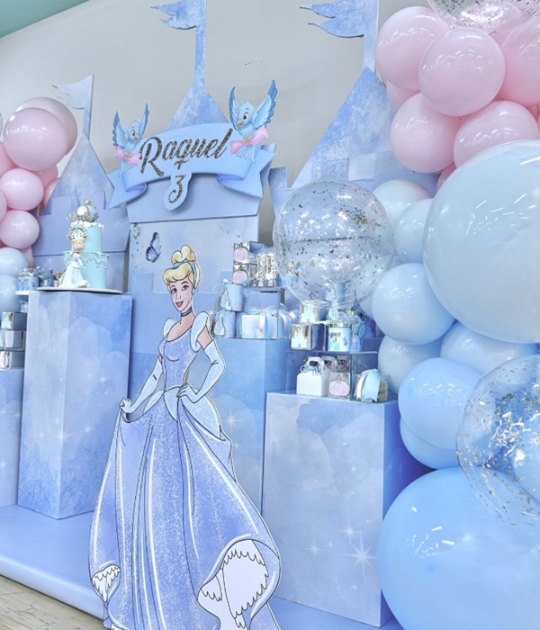 beautiful Cinderella party props