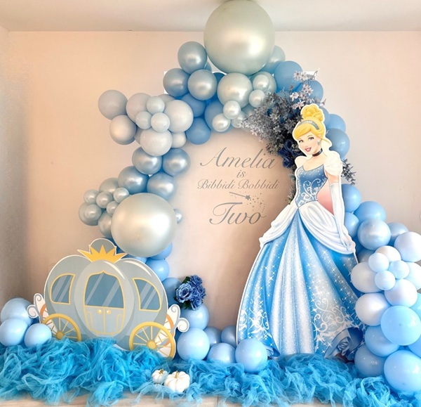 cinderella party balloon garland