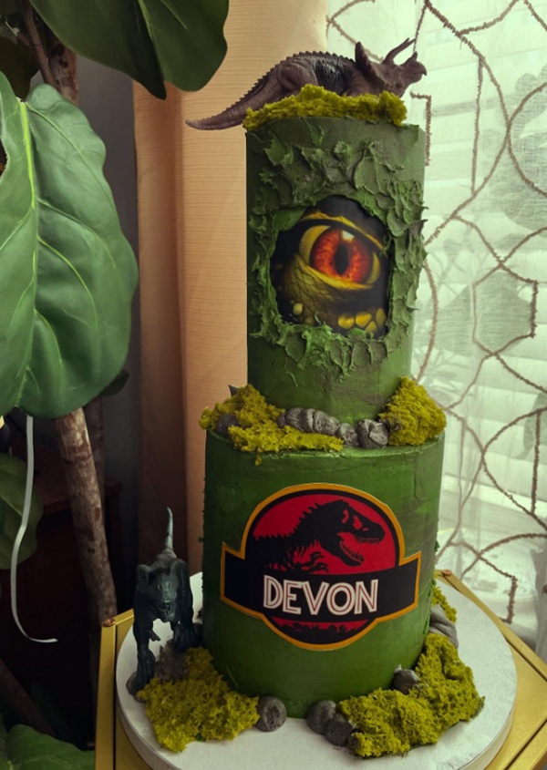 t-rex eye Jurassic Park themed cake
