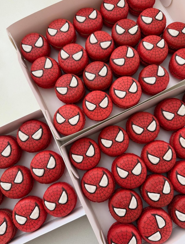 Spider-Man macarons