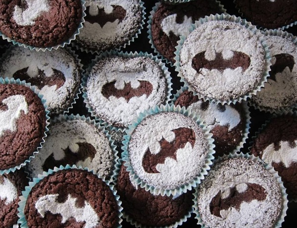 batman cupcakes