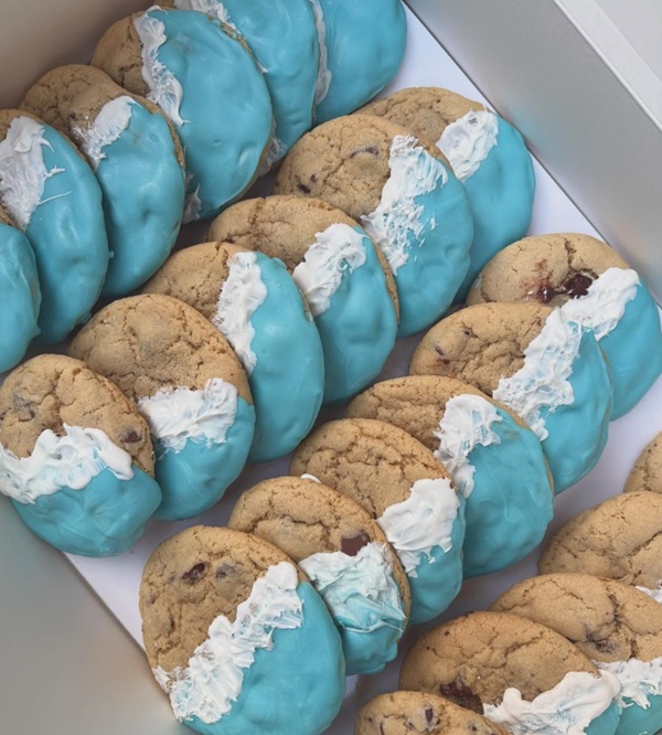 beach theme choc chip cookies