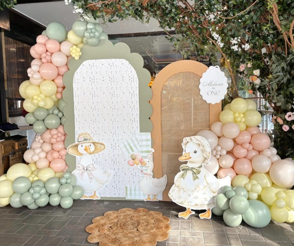 goose party balloons