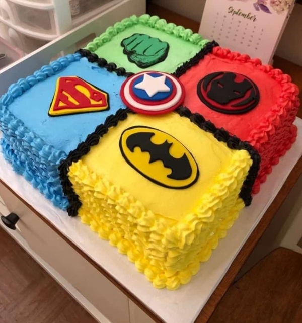 superheros cake