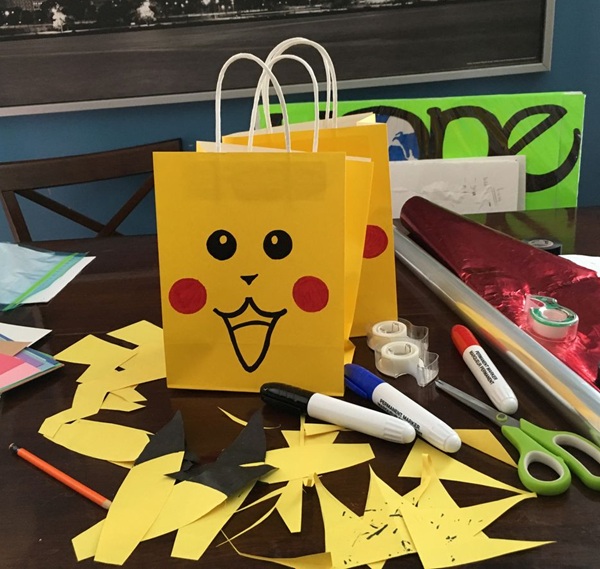 DIY Pikachu favor bag