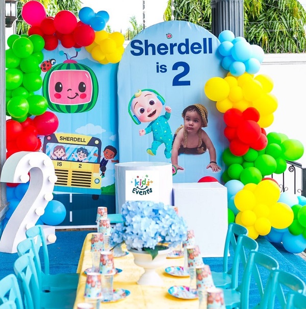 cocomelon cartoon birthday kids table setup