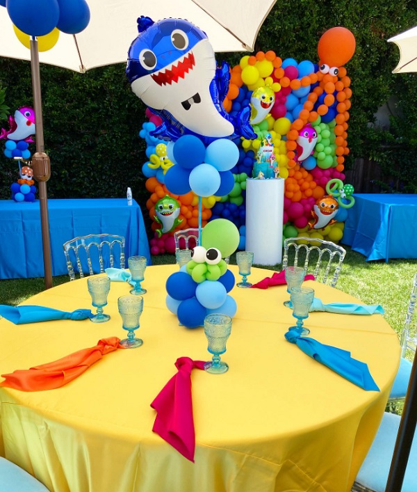 baby shark tablescape